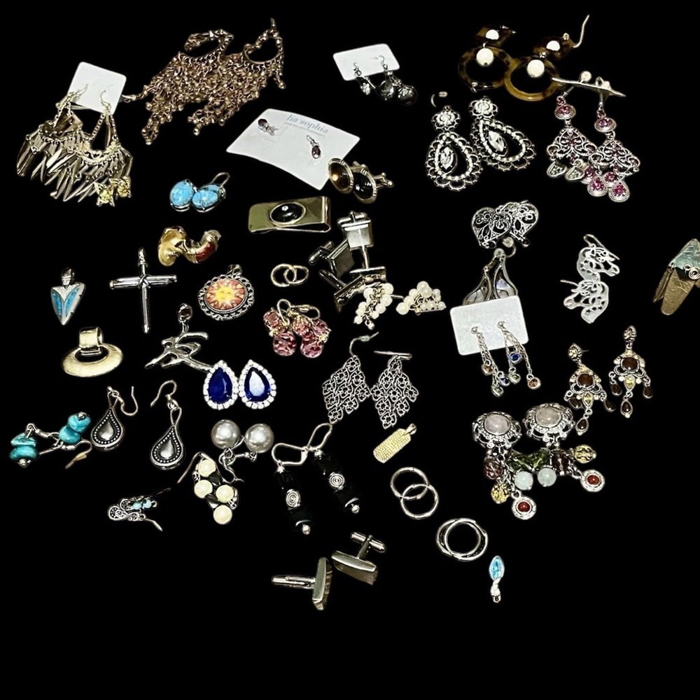 30+ Pcs mixed jewelry Lot. Earrings, Pendants, Cuff Links All Wearable No Junk